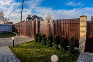 Composite Fencing: Enjoy a Long-Lasting, Low-Maintenance Fencing Option at Your Home