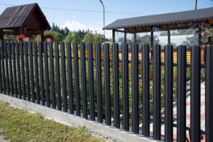 The Best Fences and Gates for Weather-Resistant Longevity